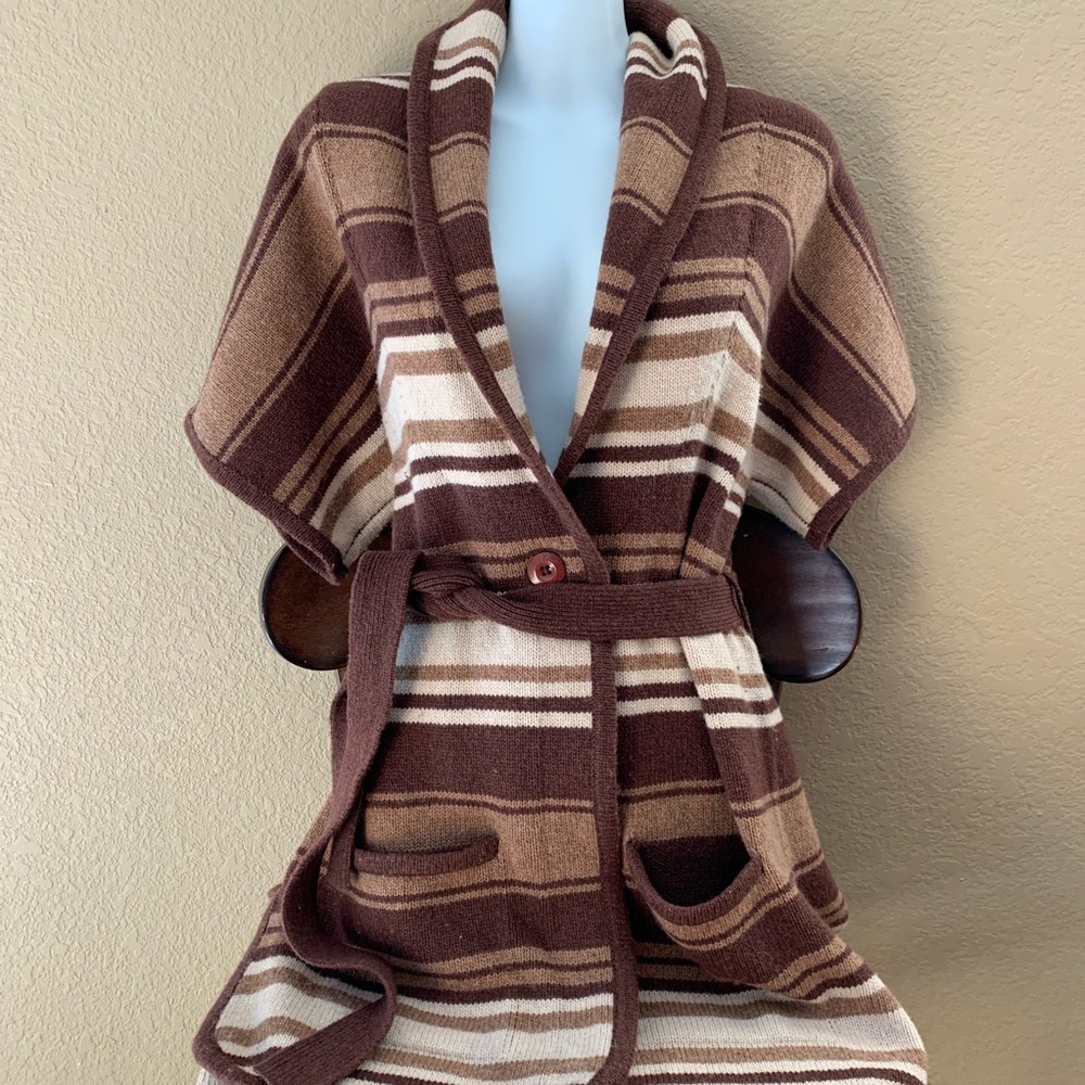 Eddie Bauer sleeveless sweater